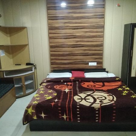 Hotel Neelam Raj Nainital Esterno foto