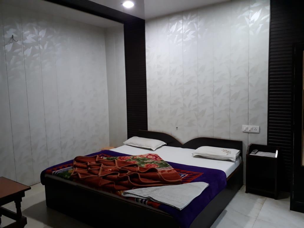 Hotel Neelam Raj Nainital Esterno foto