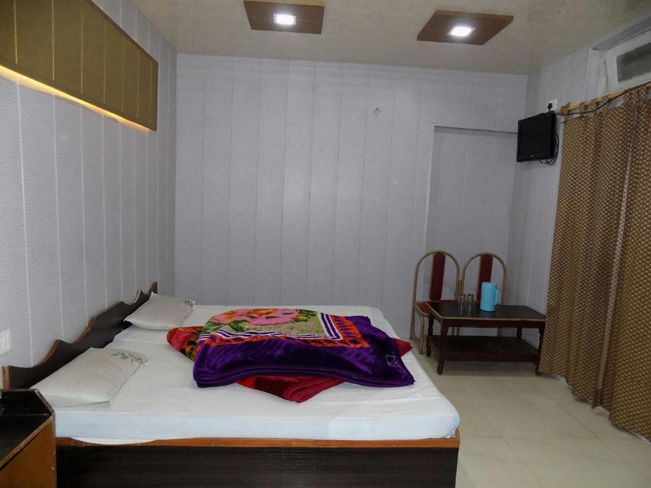 Hotel Neelam Raj Nainital Esterno foto