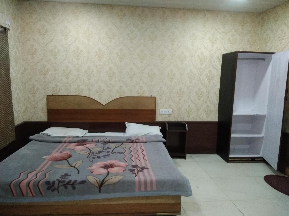 Hotel Neelam Raj Nainital Esterno foto
