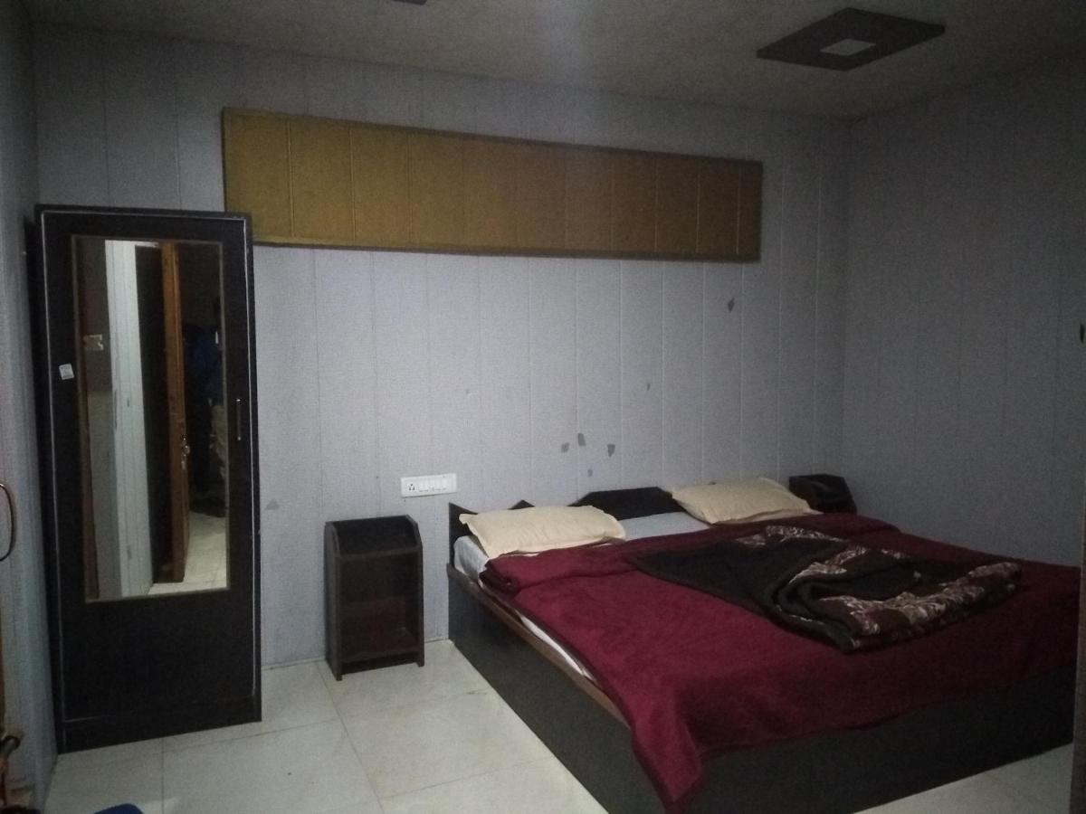 Hotel Neelam Raj Nainital Esterno foto